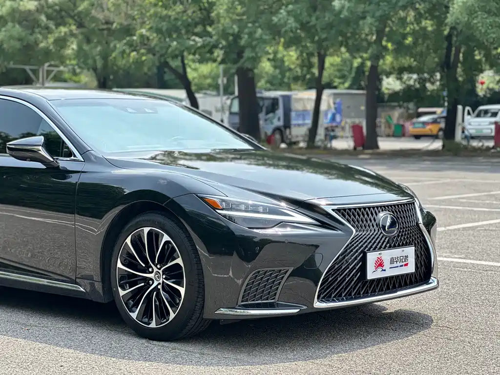 Lexus LS 2021 — фото 5