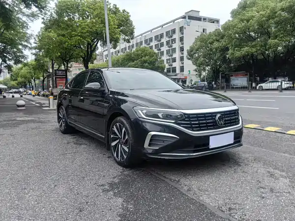 Volkswagen Passat 2024