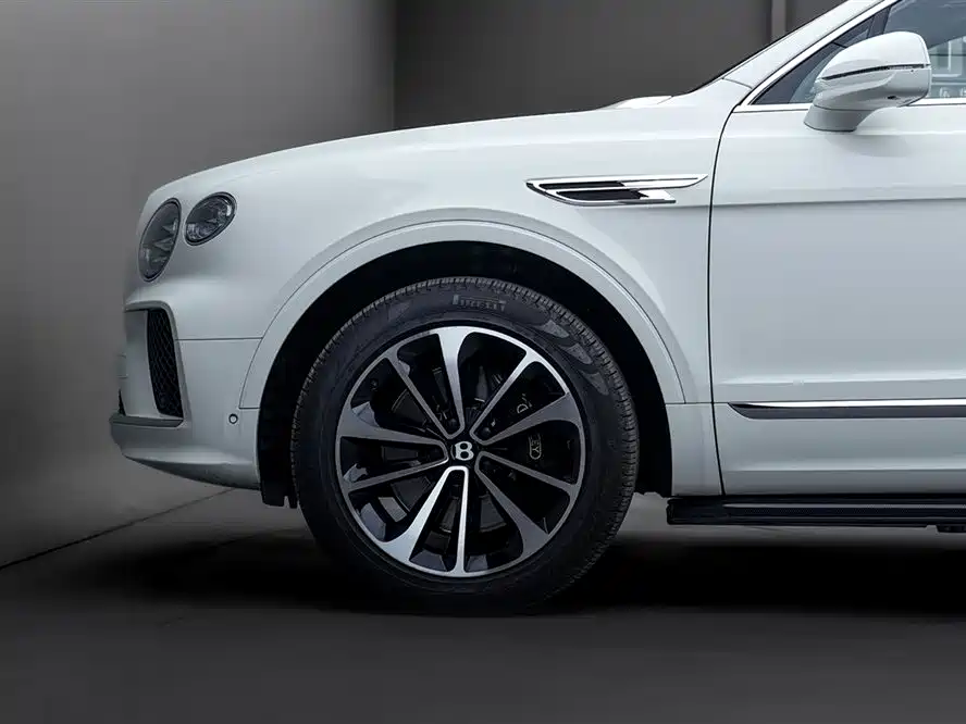 Bentley Bentayga 2021 — фото 5