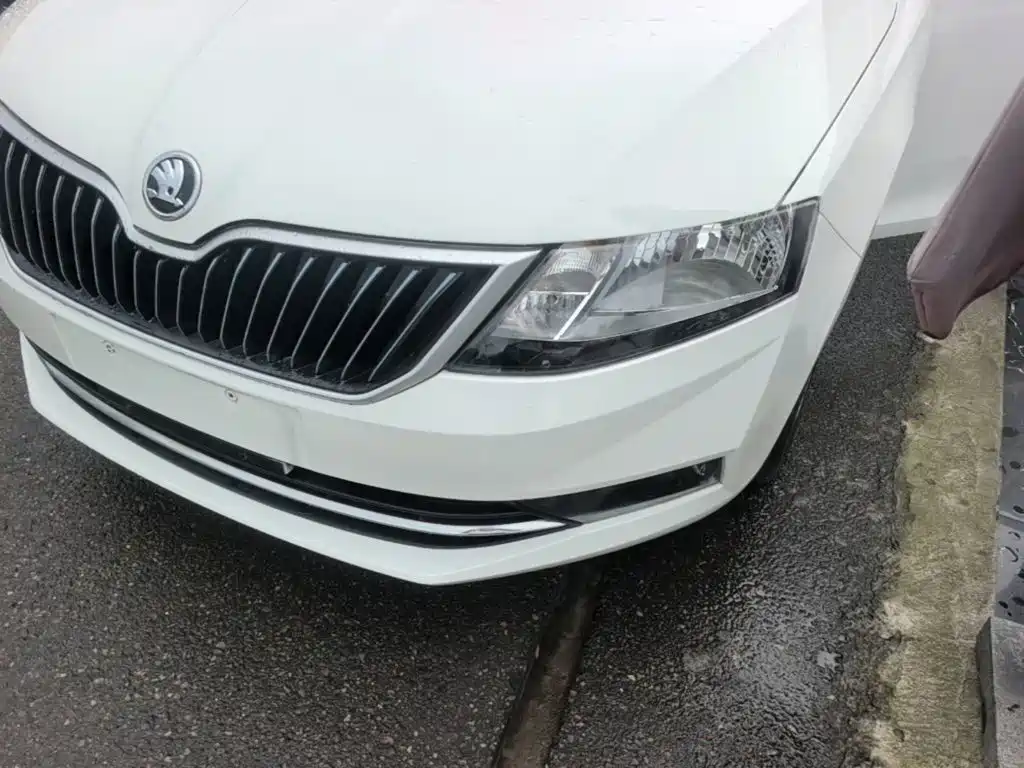 Skoda Rapid 2018 — фото 24