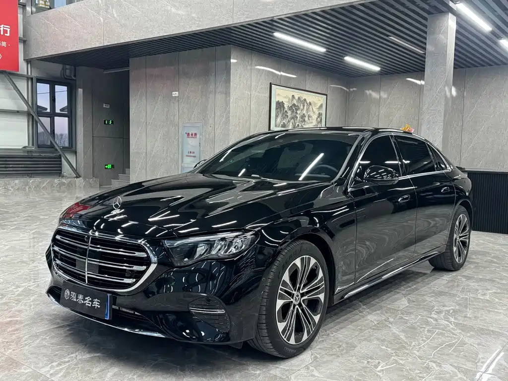 Mercedes-Benz E-Class 2025 — фото 1