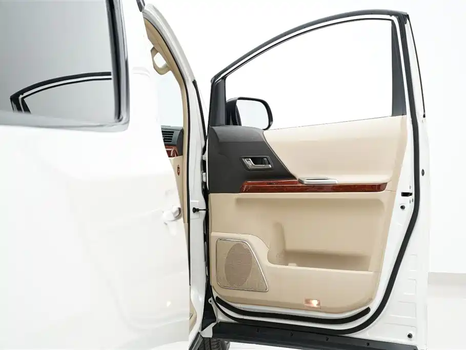 Toyota Alphard 2011 — фото 30