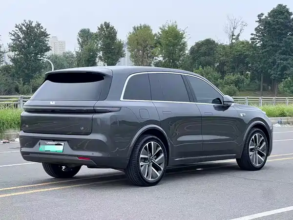 Li Auto L8 2025