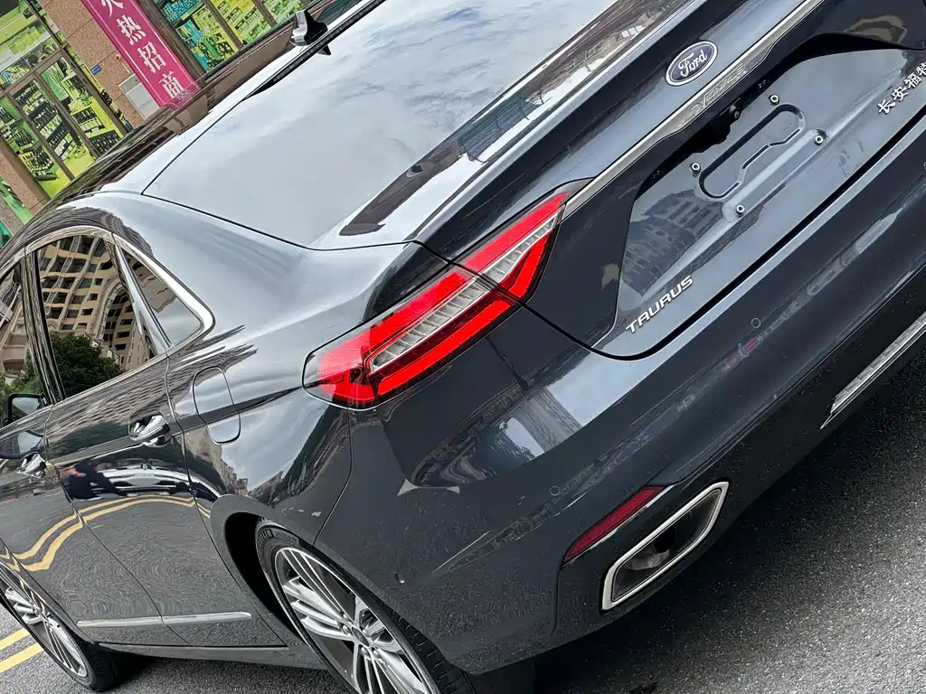 Ford Taurus 2021 — фото 10