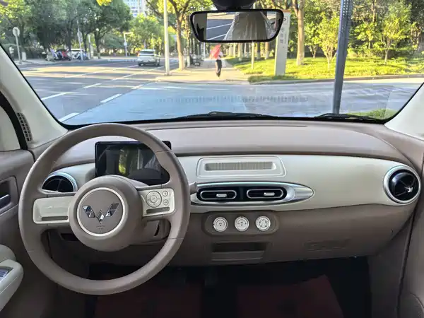 Wuling Hongguang MINIEV 2025
