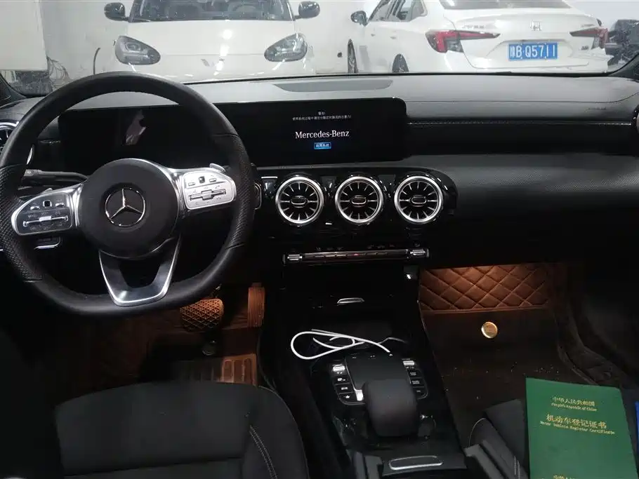 Mercedes-Benz A-Class 2022 — фото 11