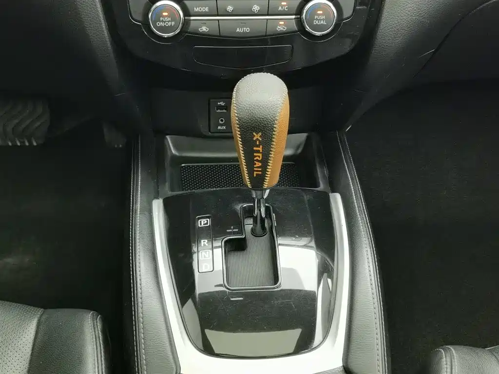 Nissan X-Trail 2015 — фото 13