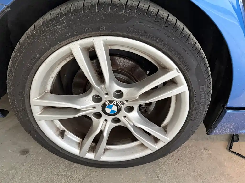 BMW 3 Series 2018 — фото 14