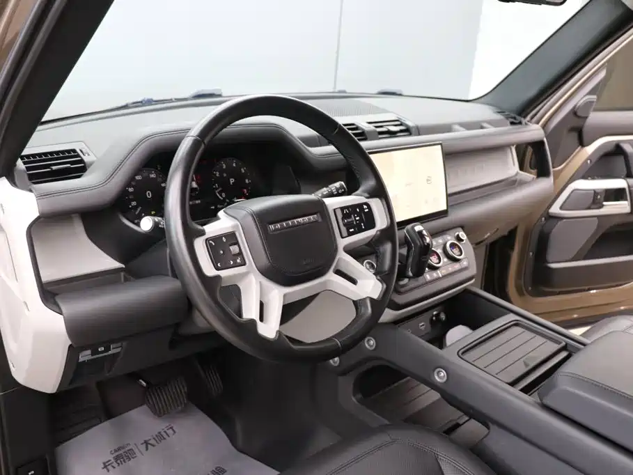 Land Rover Defender 2022 — фото 20