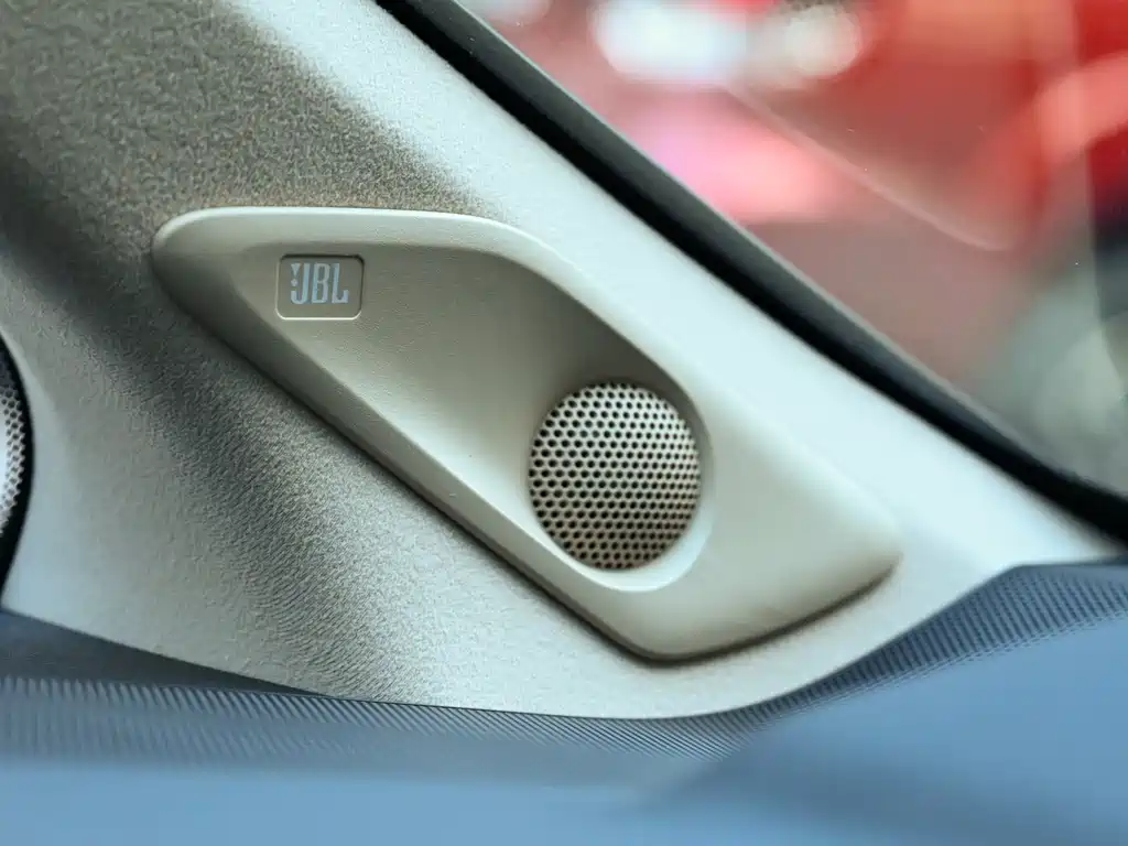 Toyota Vellfire 2023 — фото 16