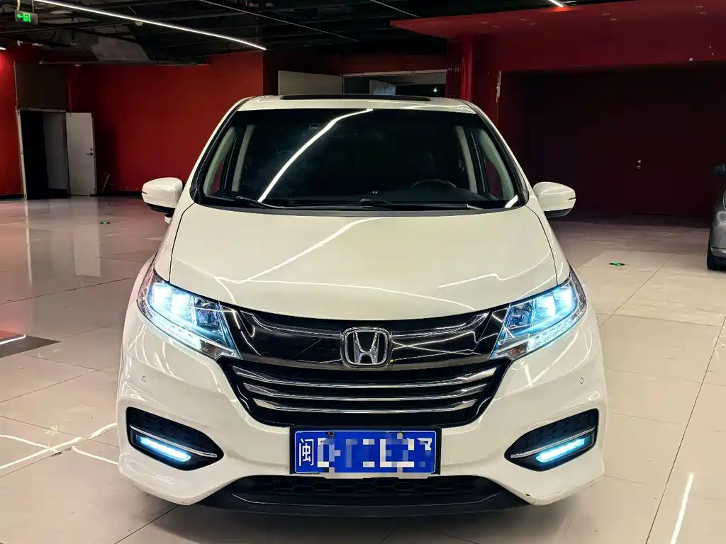 Honda Odyssey 2018 — фото 2