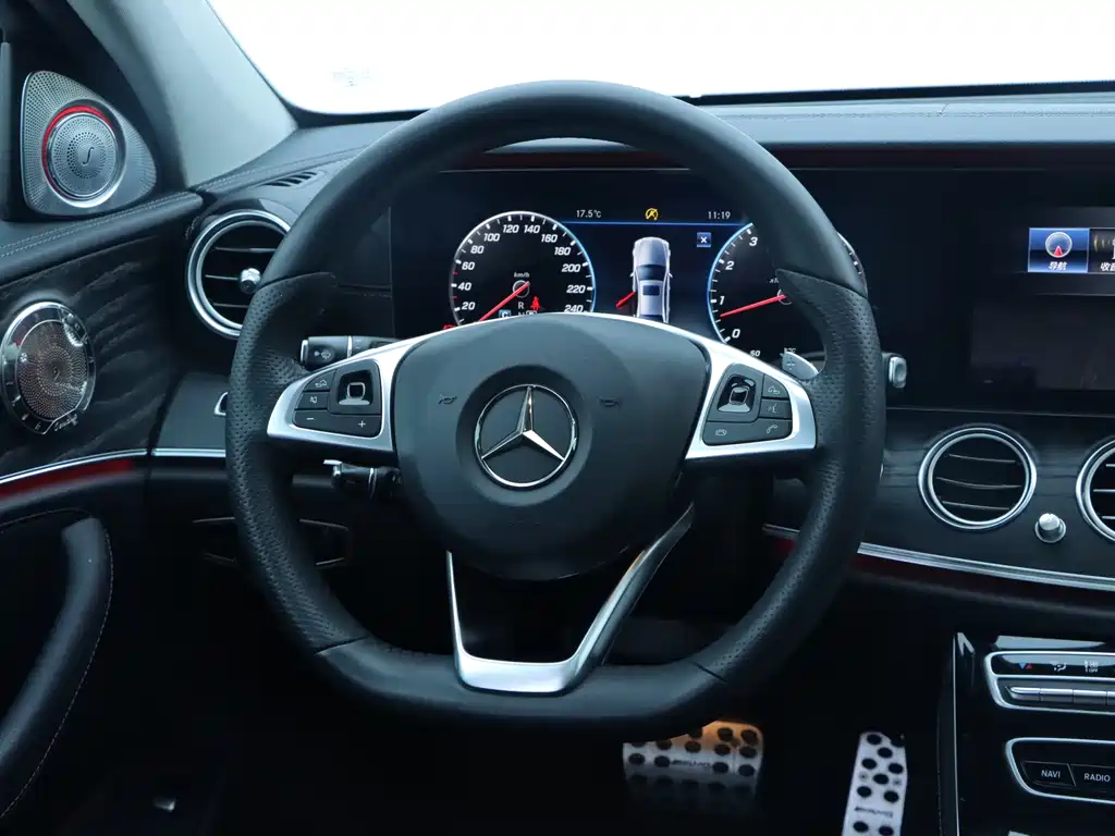 Mercedes-Benz E-Class 2017 — фото 19