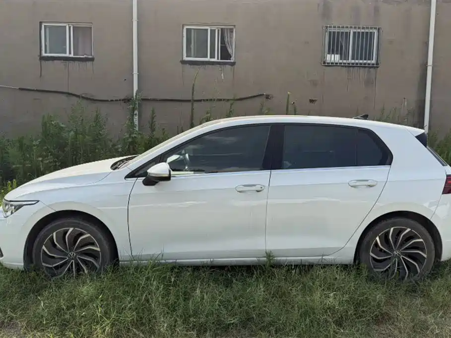 Volkswagen Golf 2024