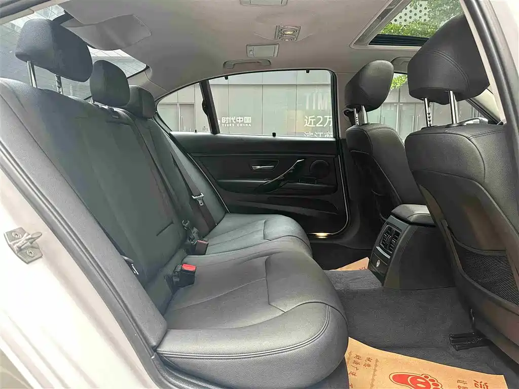 BMW 3 Series 2017 — фото 17