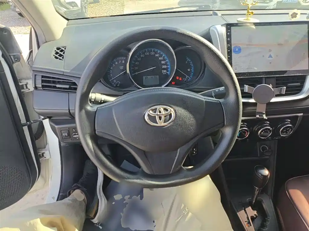 Toyota Vios 2017 — фото 11