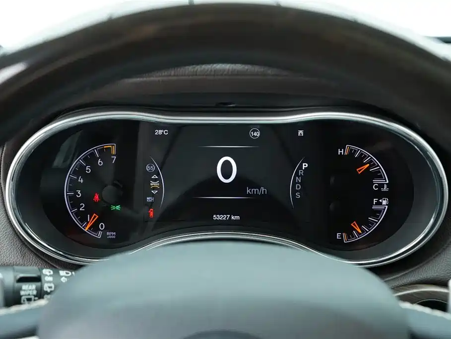 Jeep Grand Cherokee 2015 — фото 30