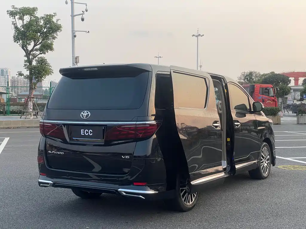 Toyota Alphard 2011 — фото 8