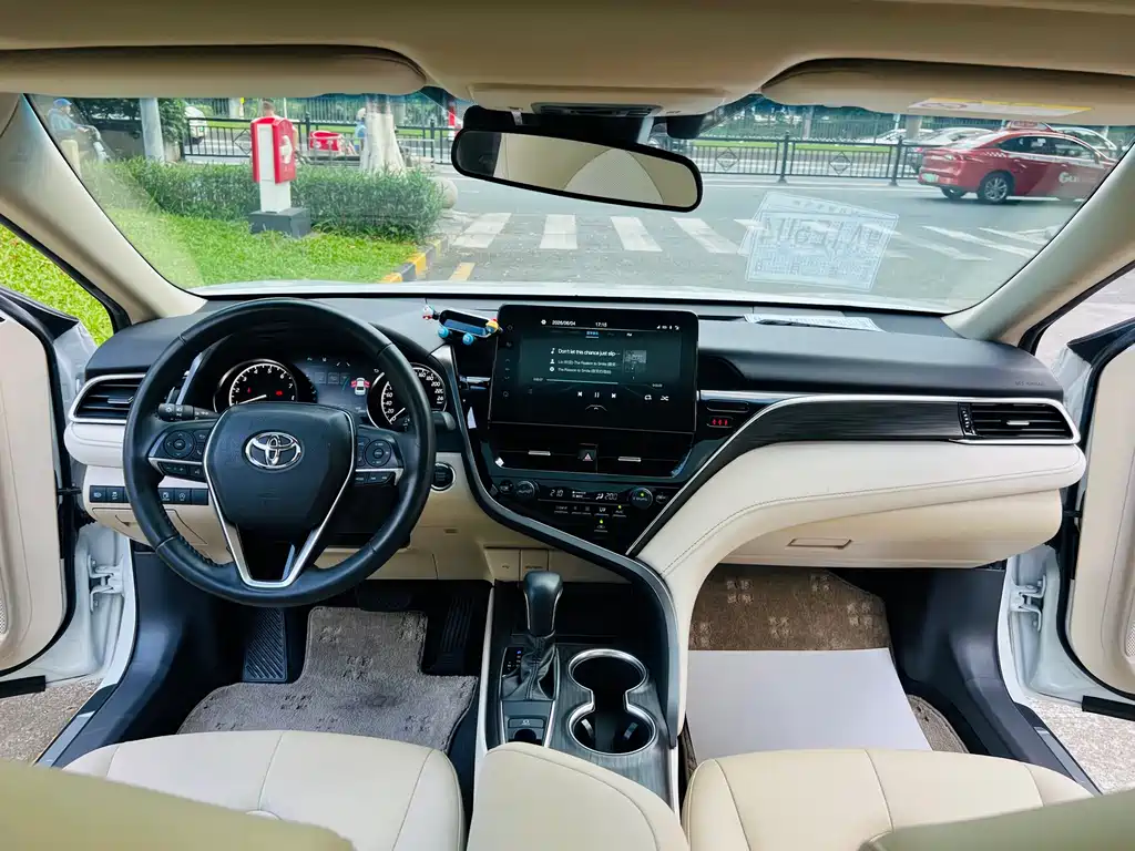 Toyota Camry 2021 — фото 14