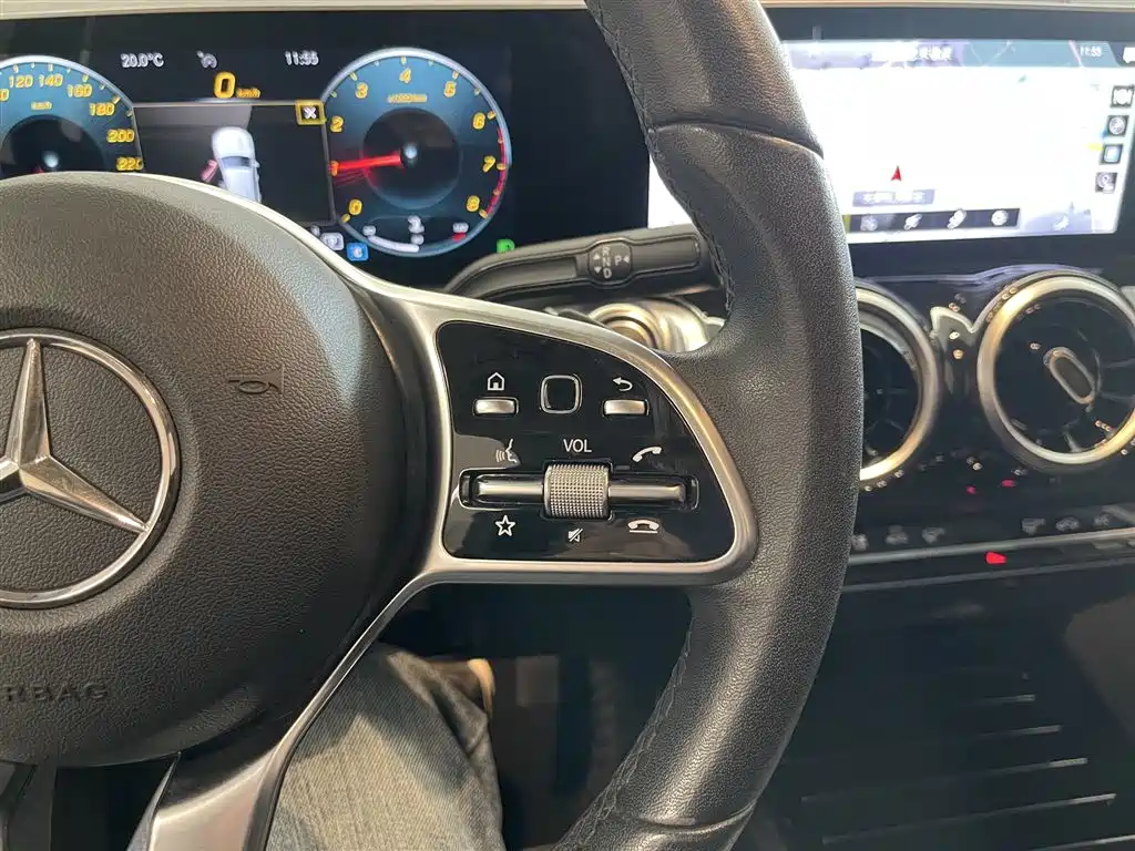 Mercedes-Benz GLB 2020 — фото 21