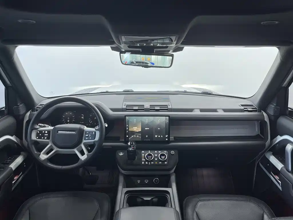 Land Rover Defender 2024 — фото 12