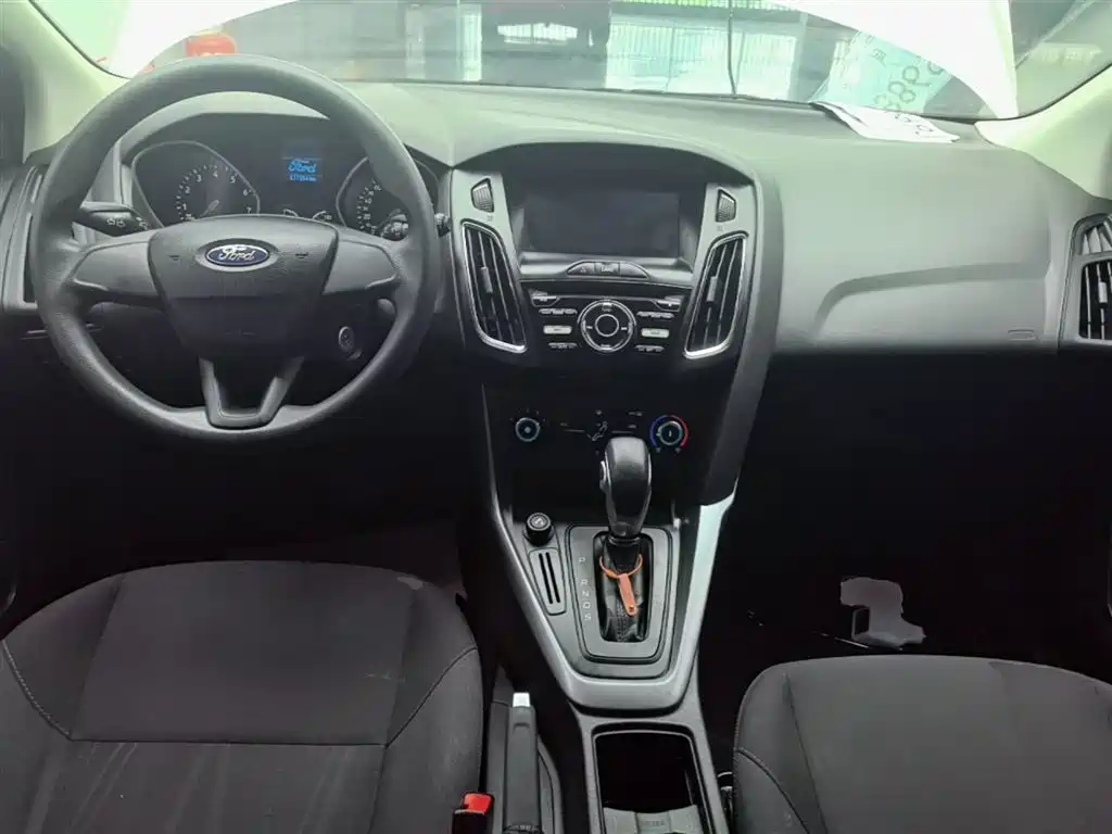 Ford Focus 2016 — фото 10