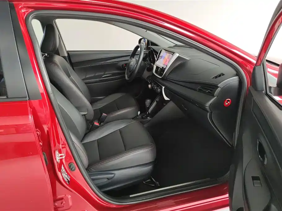 Toyota Yaris L 2018 — фото 8