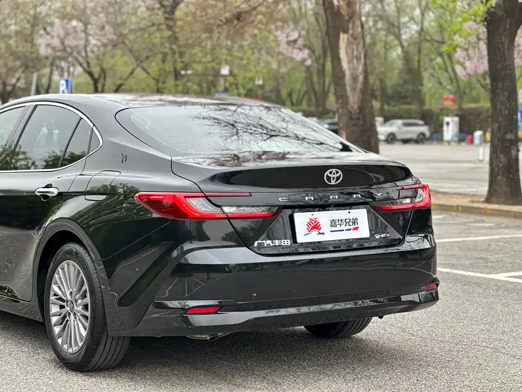 Toyota Camry 2024 — фото 13