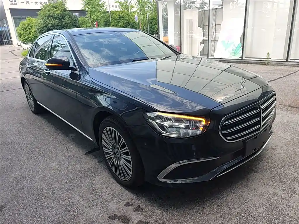 Mercedes-Benz E-Class 2022 — фото 4