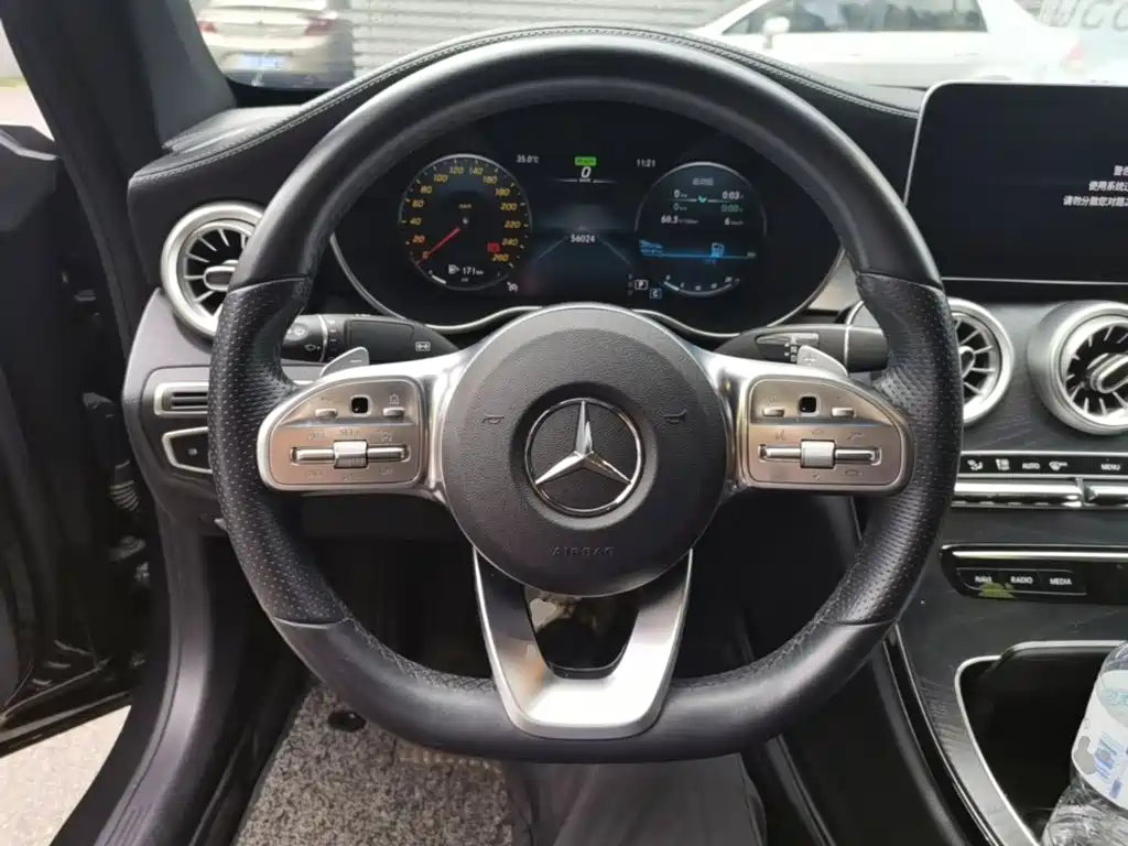 Mercedes-Benz C-Class 2019 — фото 11