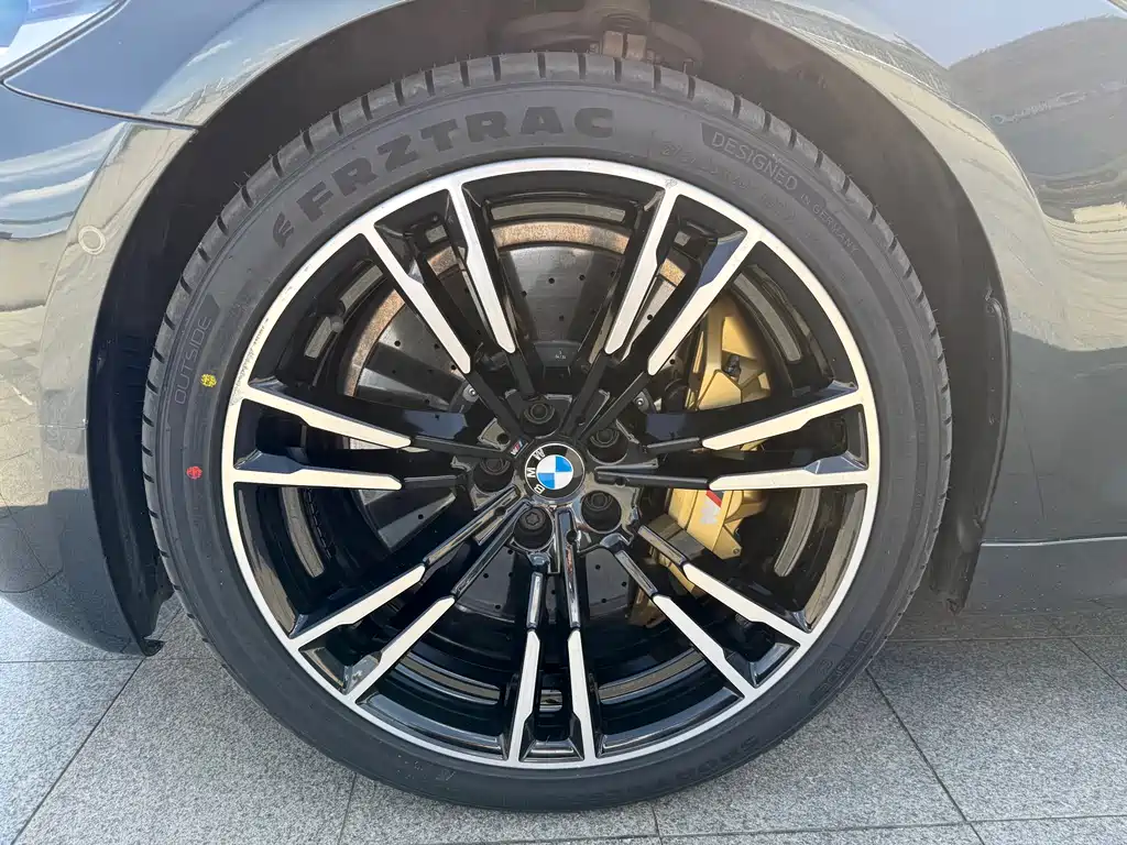 BMW M5 2018 — фото 10