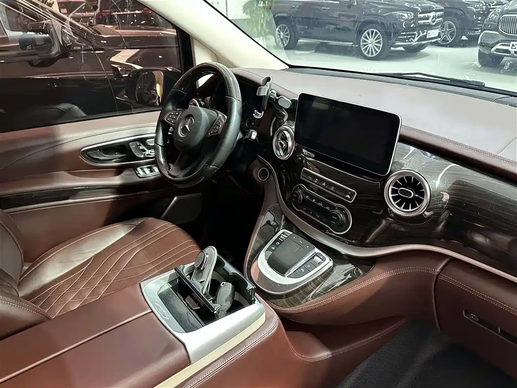 Mercedes-Benz Vito 2022 — фото 17