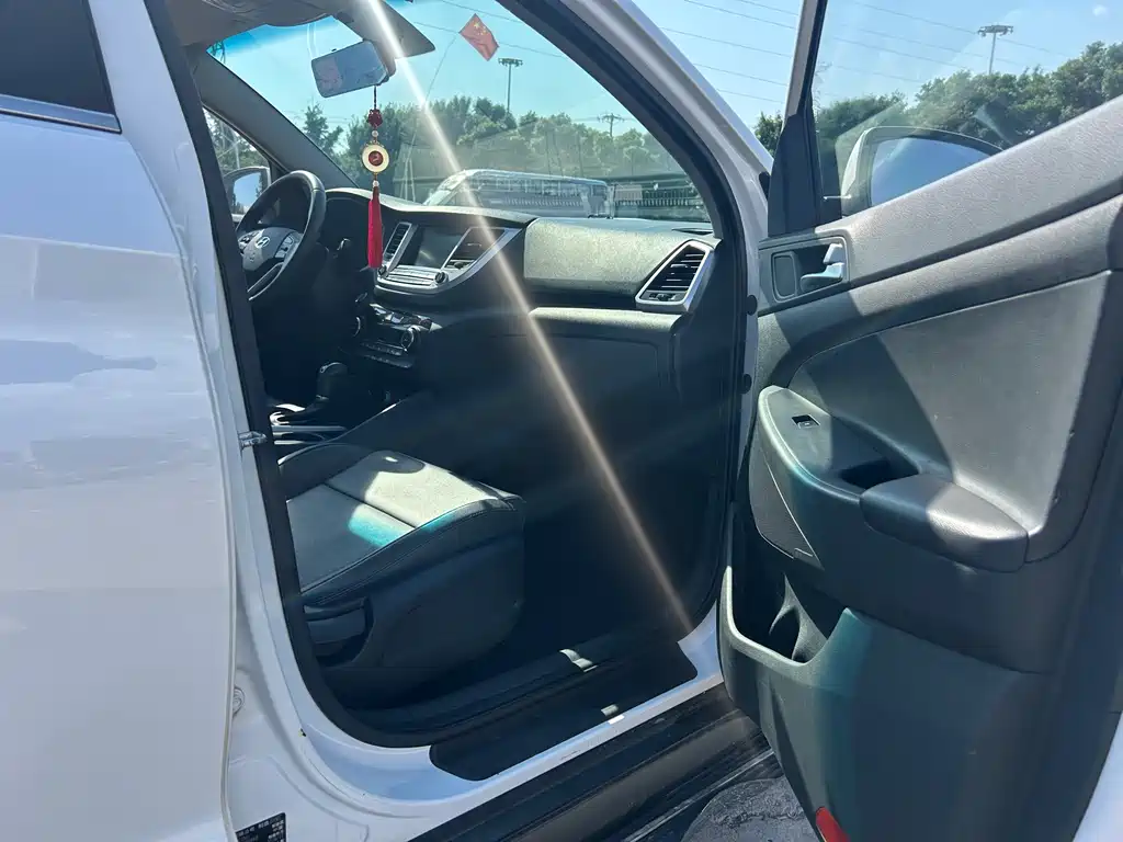 Hyundai Tucson 2017 — фото 22