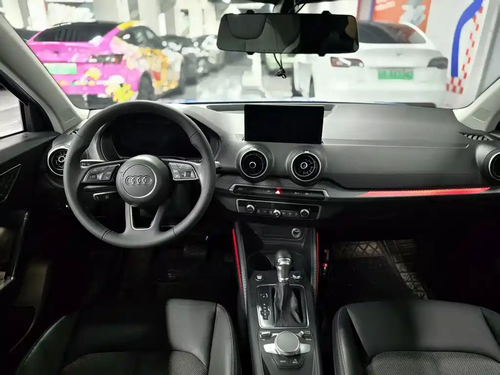 Audi Q2L E-Tron 2020