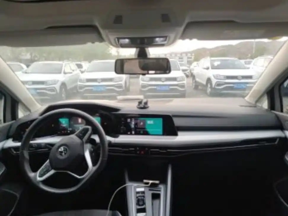 Volkswagen Golf 2024