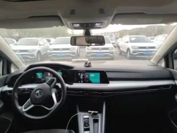 Volkswagen Golf 2024