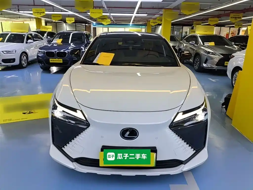 Lexus RZ 2023 — фото 3