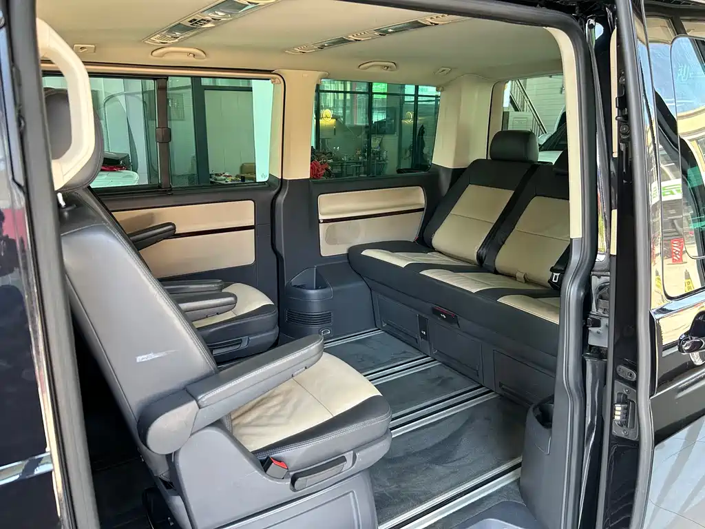 Volkswagen Multivan 2015 — фото 26