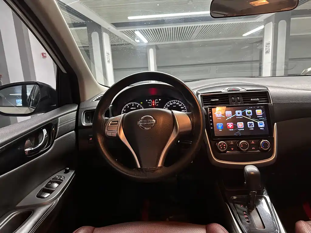 Nissan Tiida 2017 — фото 10