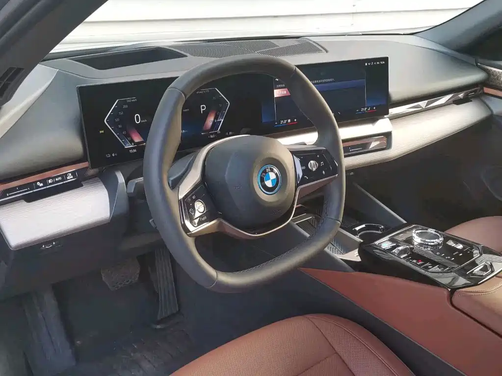 BMW i5 — фото 7
