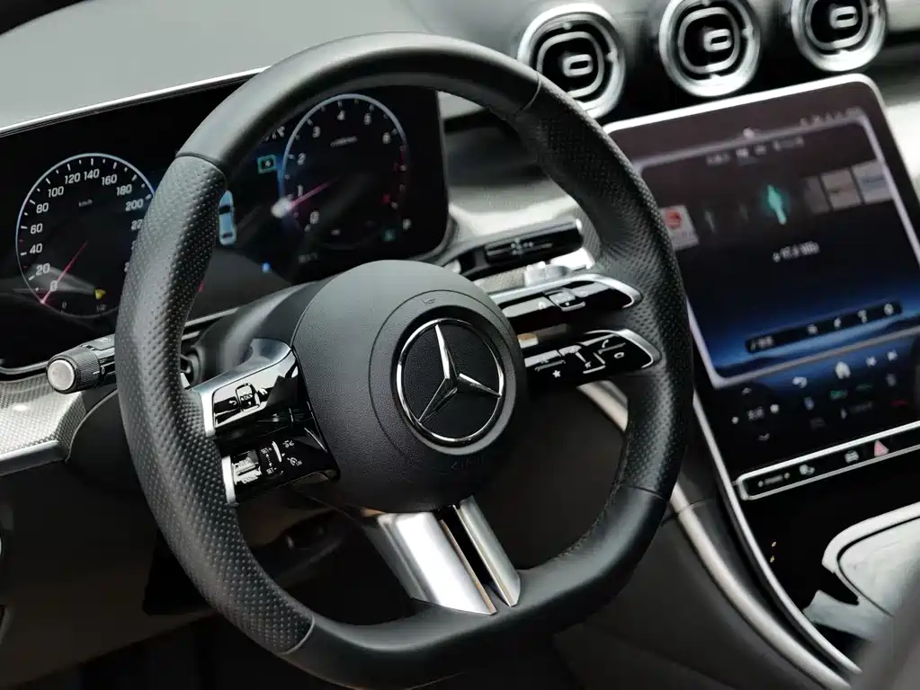 Mercedes-Benz C-Class 2024 — фото 6