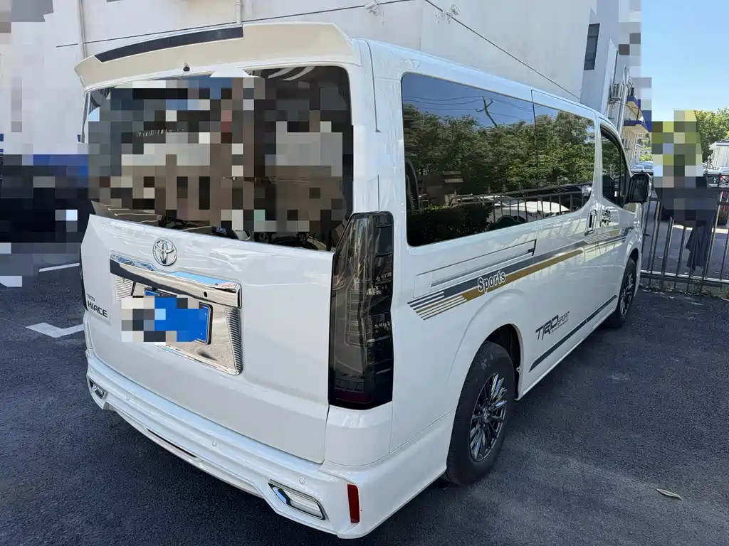 Toyota Hiace 2025 — фото 2
