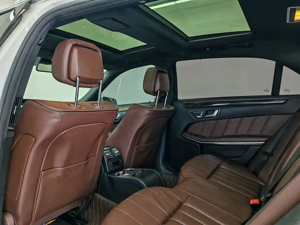 Mercedes-Benz E-Class 2015 — фото 15