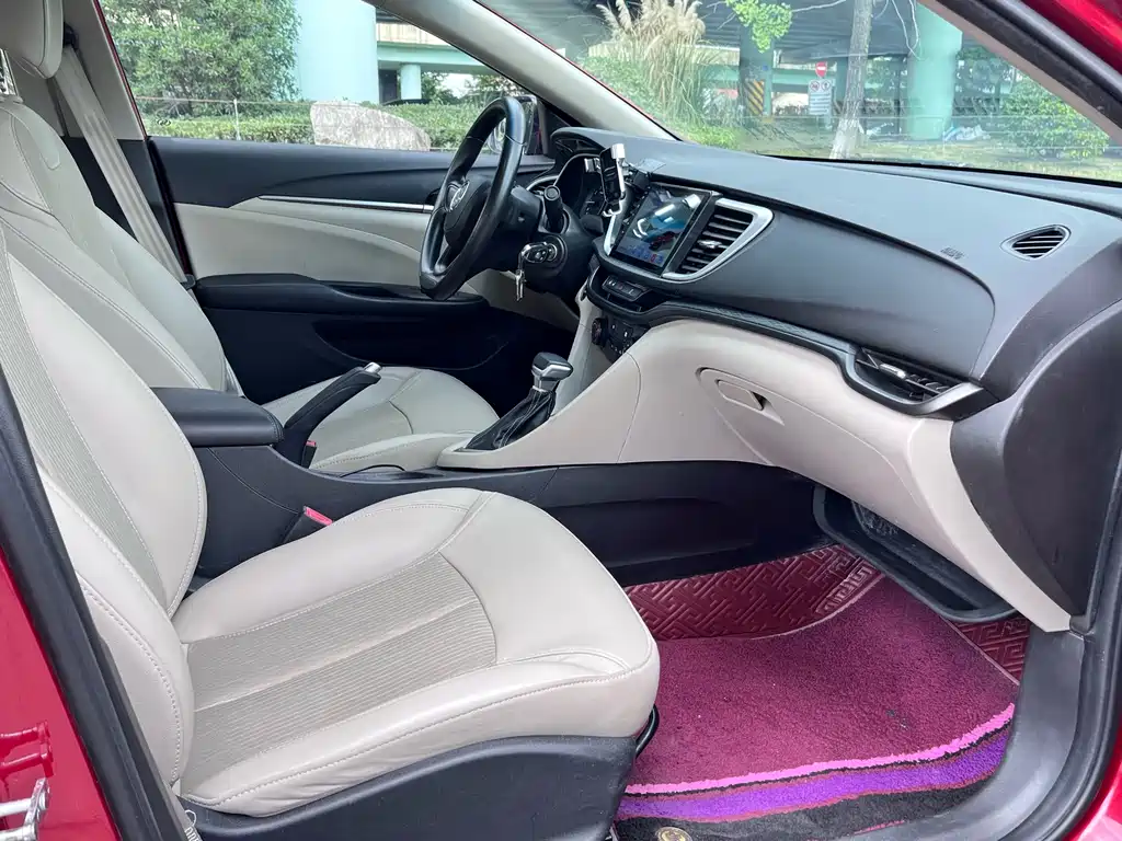 Buick Excelle 2017 — фото 11