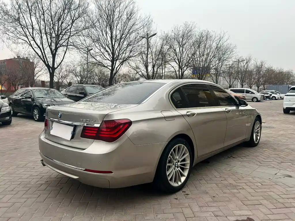 BMW 7 Series 2015 — фото 6