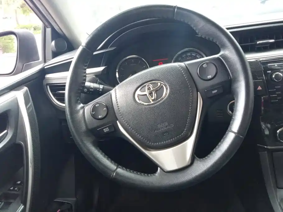 Toyota Corolla 2014 — фото 14