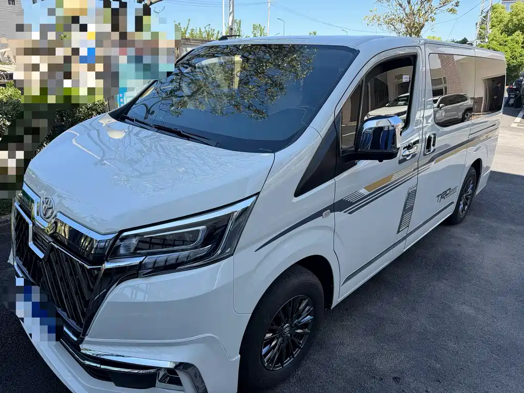 Toyota Hiace 2025 — фото 1