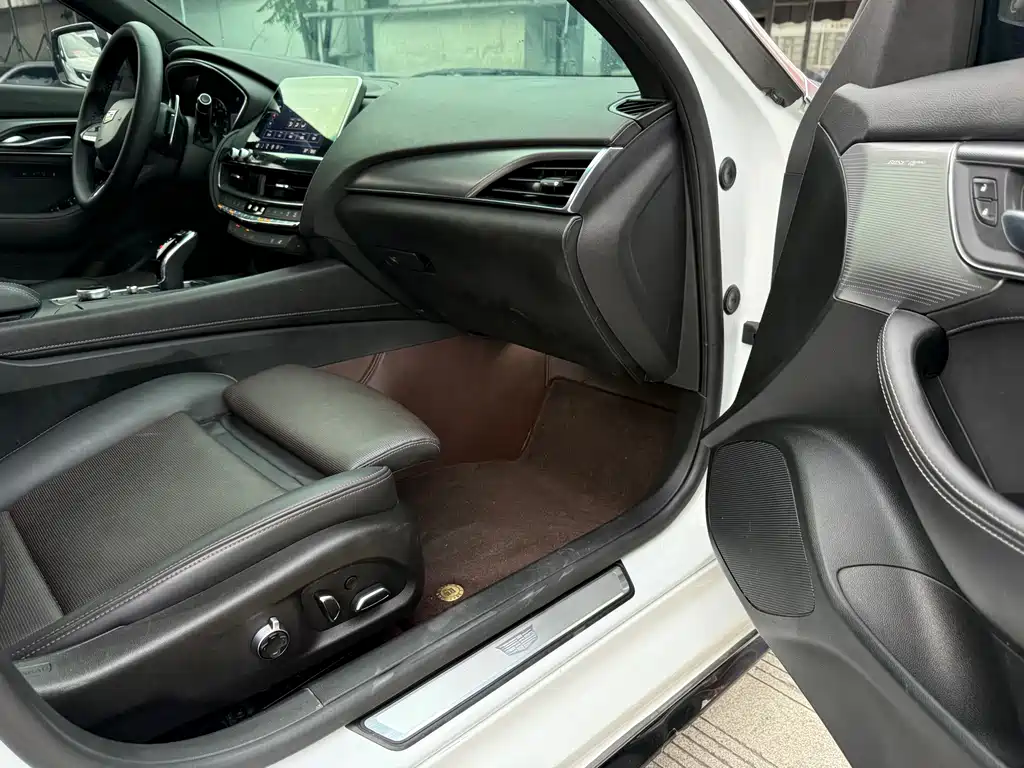 Cadillac CT5 2021 — фото 15