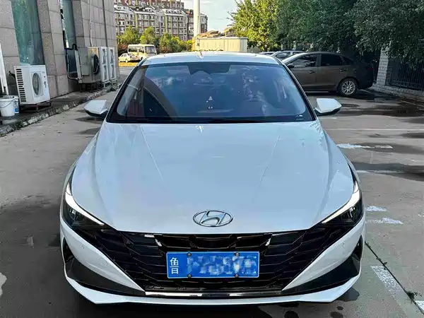 Hyundai Elantra 2022