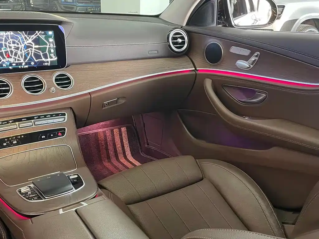 Mercedes-Benz E-Class 2021 — фото 19