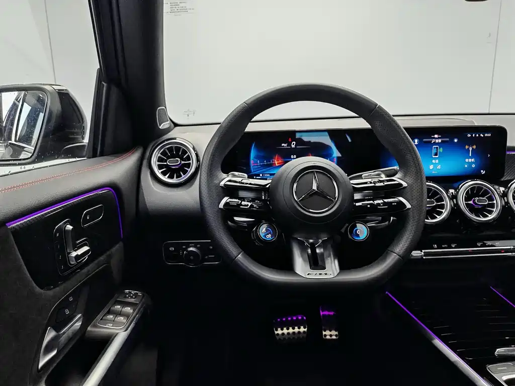 Mercedes-Benz GLB AMG 2025 — фото 9